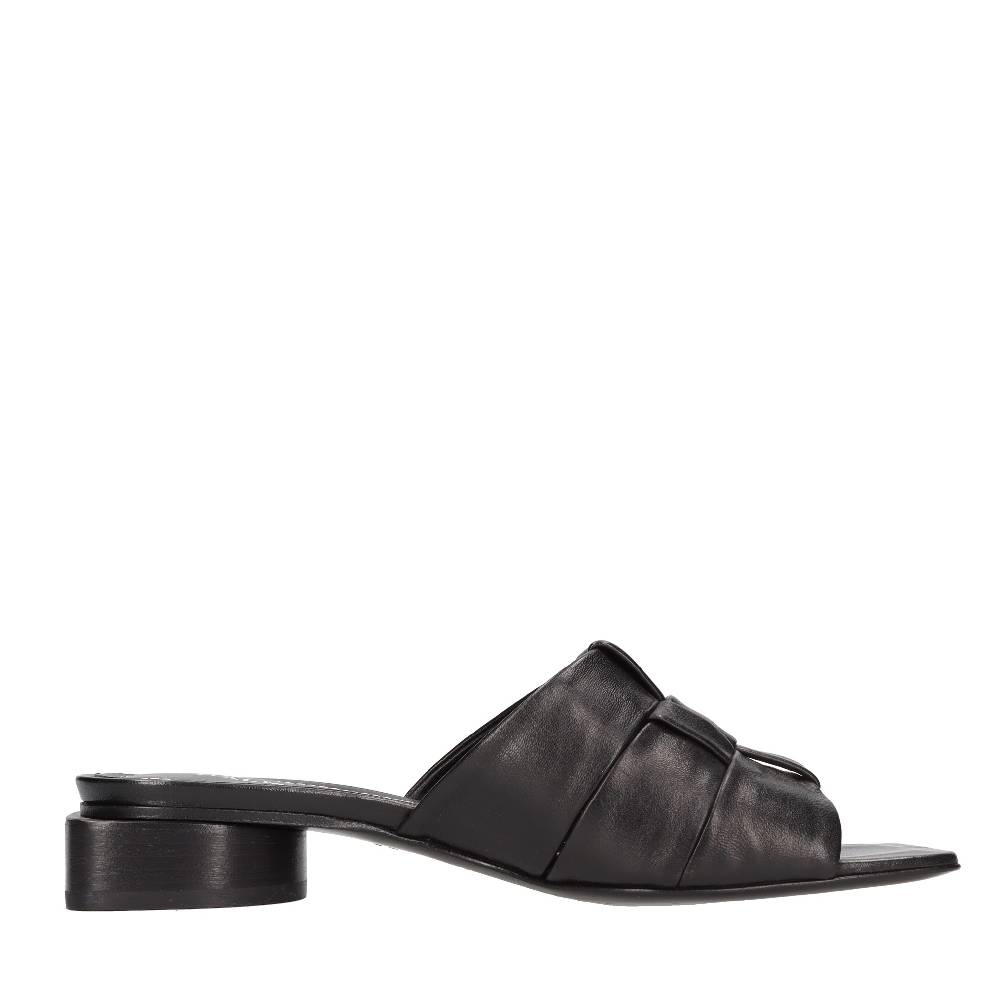 HALMANERA Mules in pelle Offerta