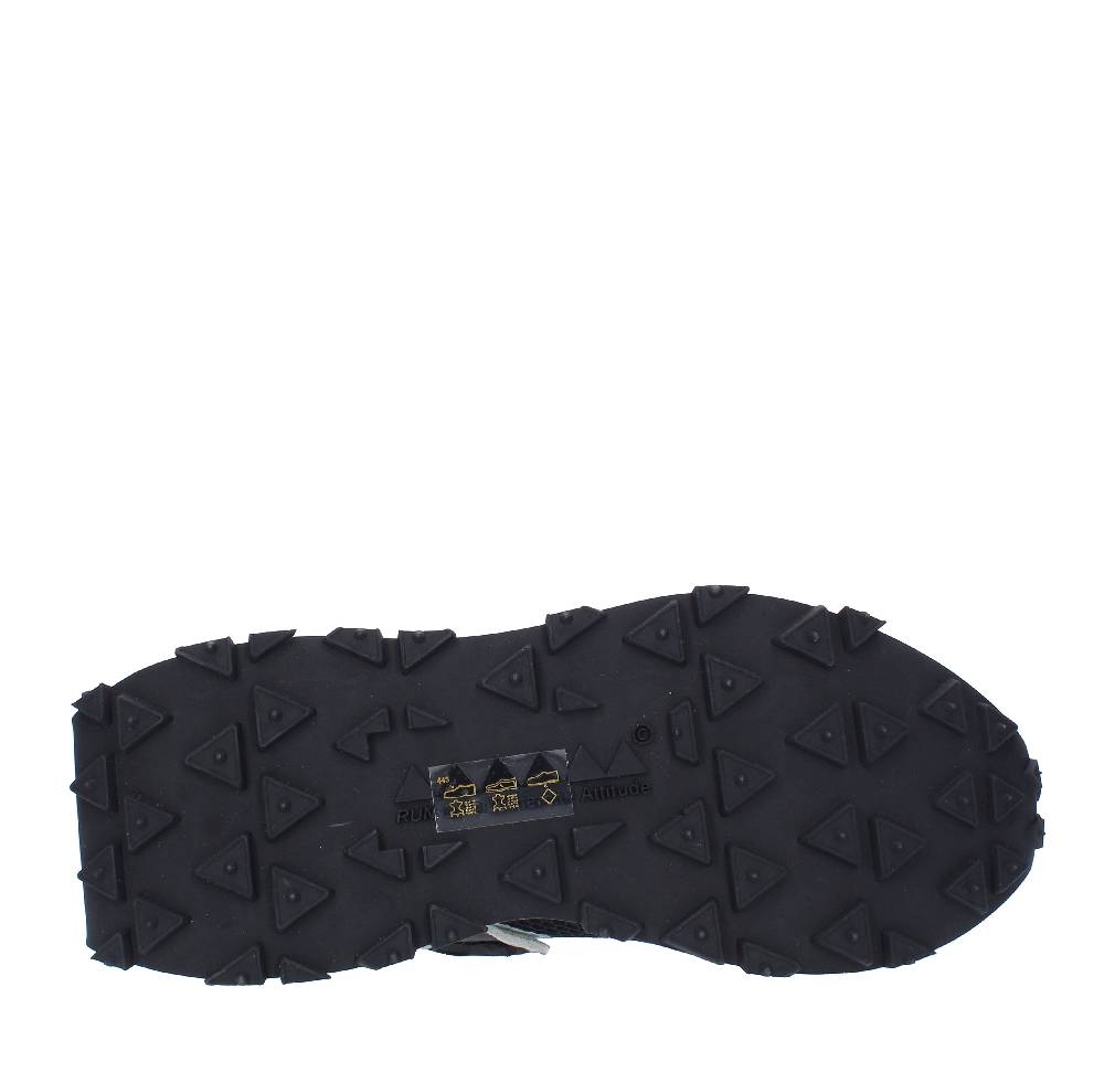 RUN OF Sneakers modello REVOLT RUN OF in camoscio e tessuto Sconto