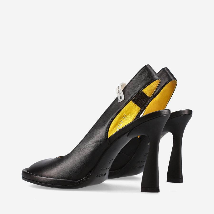 Premiata Chanel M6767A in pelle Hotsell