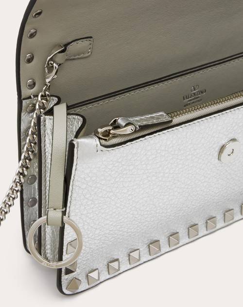 Red Valentino PORTAFOGLIO CON CATENA ROCKSTUD IN VITELLO GRANATO METALLIZZATO Saldi