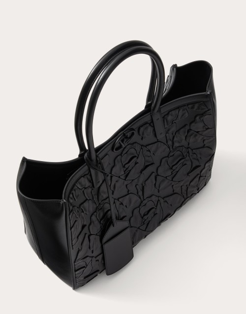 Red Valentino BORSA SHOPPING MEDIA VLOGO LOCKER TOTE IN PELLE CON ROSE RICAMATE Italia