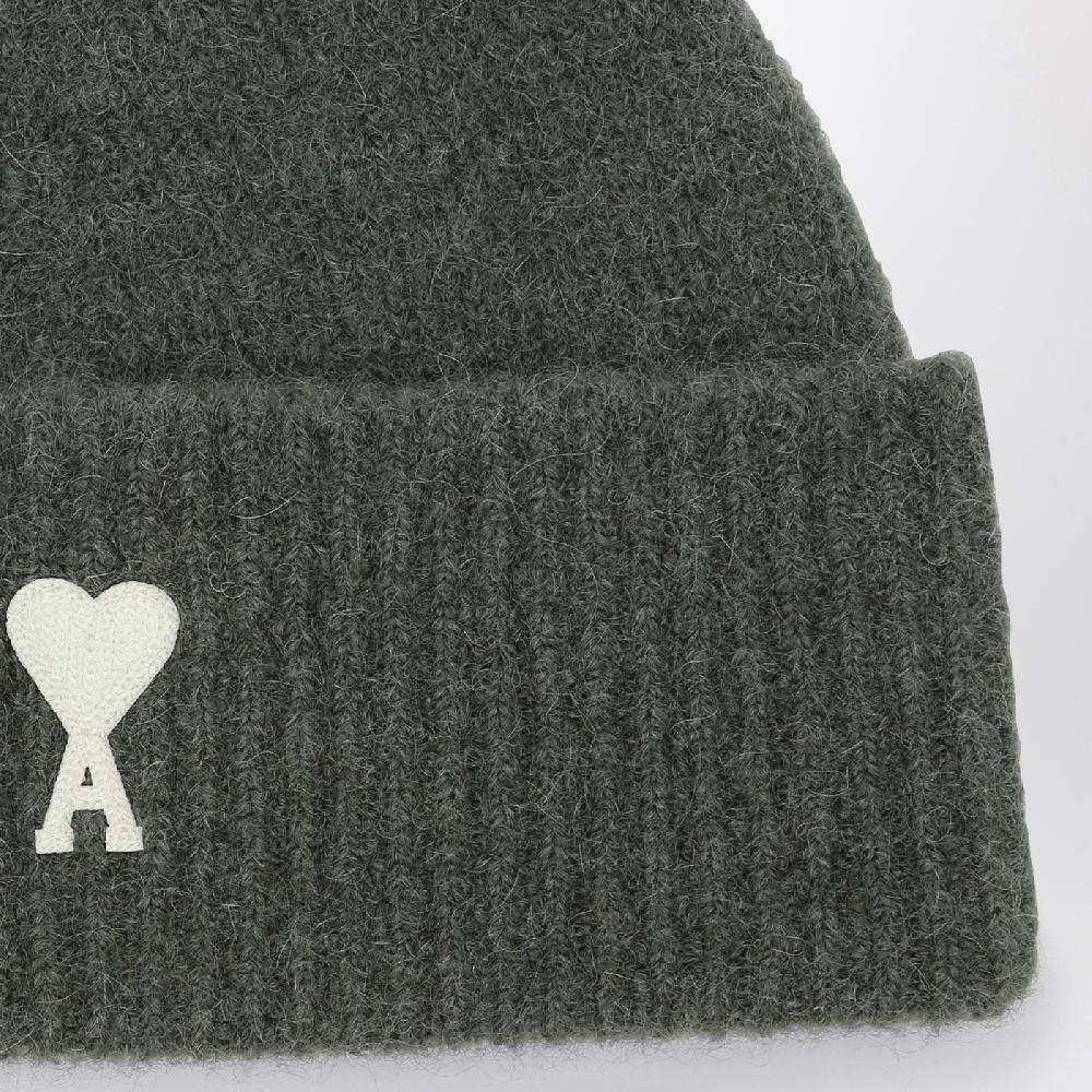 Ami Paris Cappello Ami De Coeur grigio chiaro in alpaca Prezzo di fabbrica
