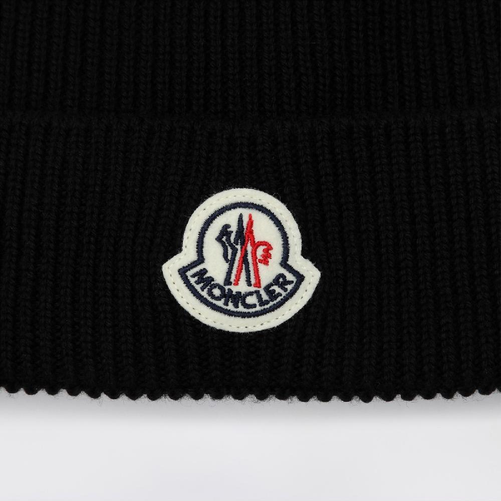 Moncler Cuffia nera in lana con patch logo Offerte stagionali