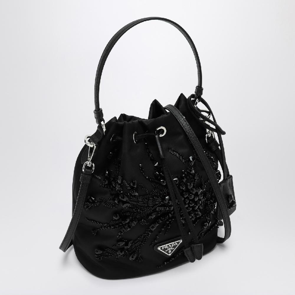 Prada Mini borsa nera in Re-Nylon con ricami Sconto