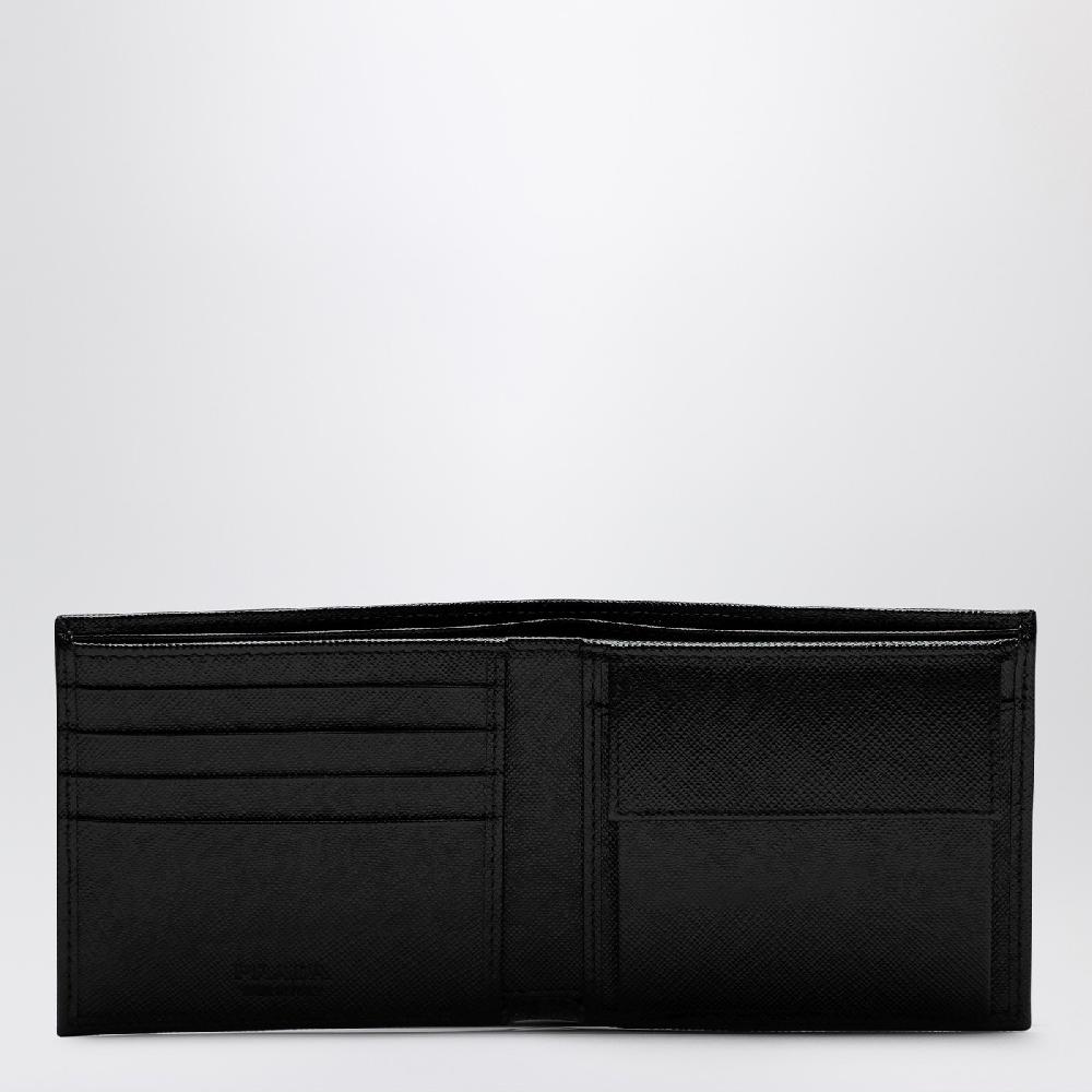 Prada Portafoglio nero in Re-Nylon con triangolo logo Fino al 65% di sconto