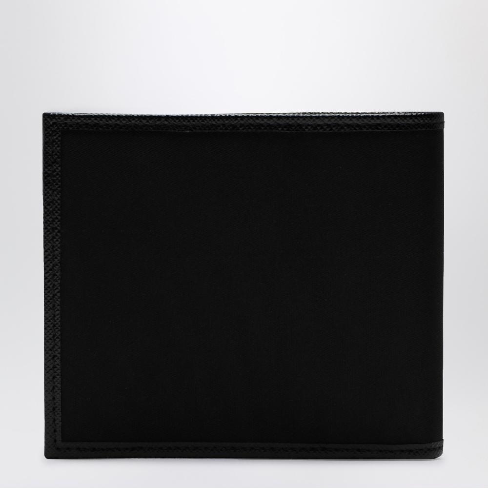 Prada Portafoglio nero in Re-Nylon con triangolo logo Fino al 65% di sconto