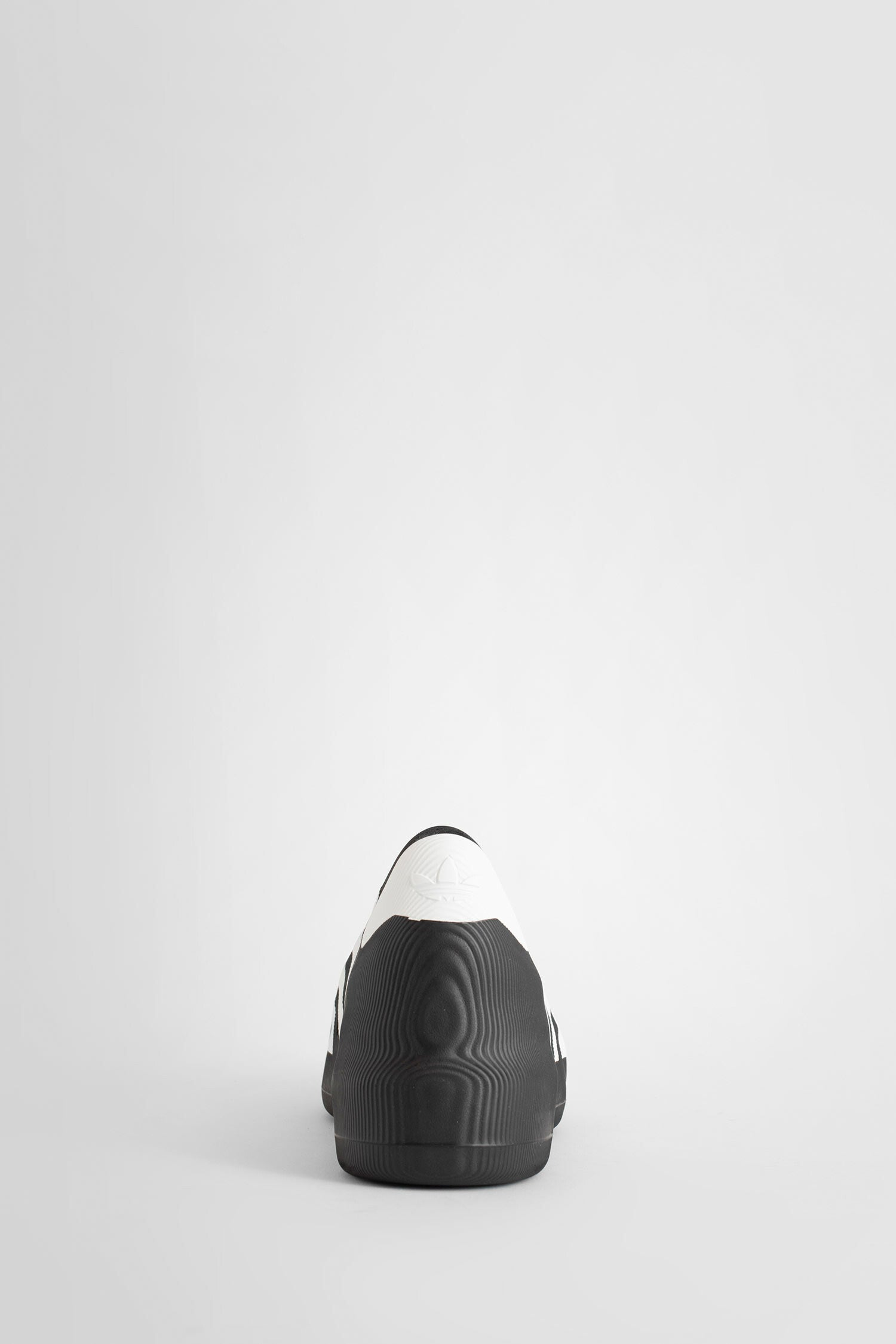 Antonioli ADIDAS UNISEX BLACK&WHITE SNEAKERS Liquidazione
