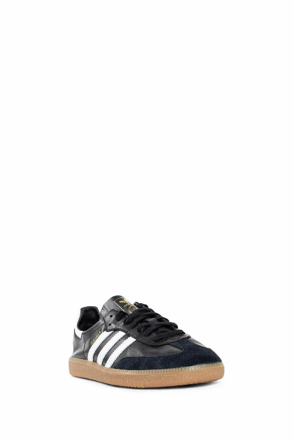 Antonioli ADIDAS UNISEX BLACK&WHITE SNEAKERS Comprane uno, ottenene uno gratis