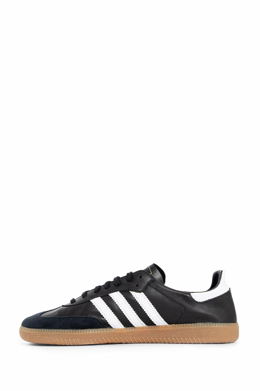 Antonioli ADIDAS UNISEX BLACK&WHITE SNEAKERS Comprane uno, ottenene uno gratis