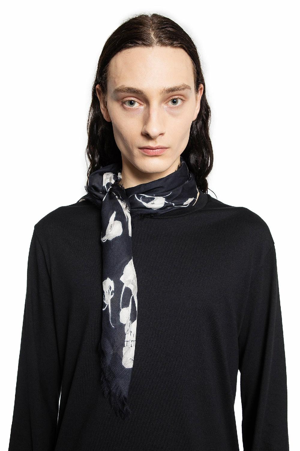 Antonioli ALEXANDER MCQUEEN MAN BLACK&WHITE SCARVES Offerta Pasqua