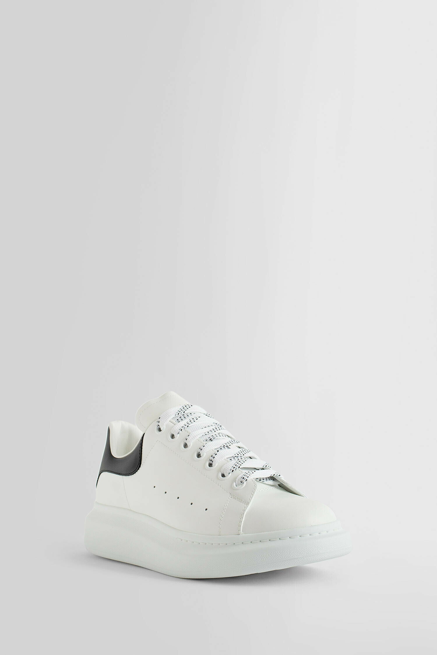 Antonioli ALEXANDER MCQUEEN MAN WHITE SNEAKERS Ritorno libero