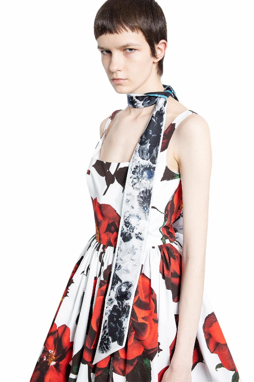 Antonioli ALEXANDER MCQUEEN WOMAN MULTICOLOR SCARVES Economico