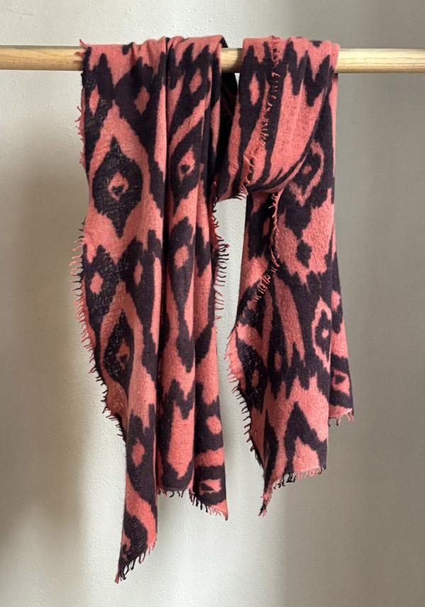 Rose & Lini MIRROR IN THE SKY CASHMERE “OPEN KNITTED PRINT” SHRIMP & INKPOT SCARF Shopping Online