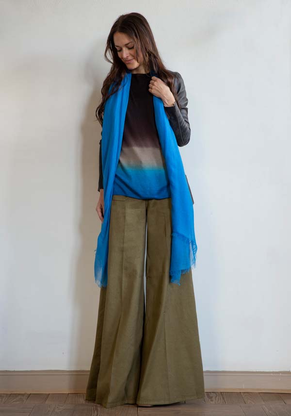 Rose & Lini MIRROR IN THE SKY CASHMERE “SOUFFLE PLAIN SHAWL” FAIENCE Grande vendita