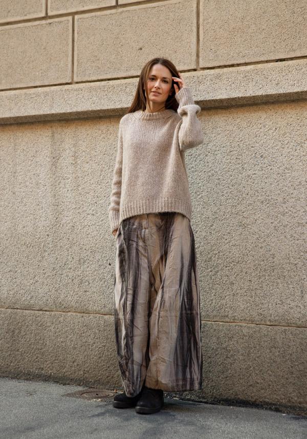 Rose & Lini UN-NAMABLE “COME ON SWEATER” BEIGE Sconto