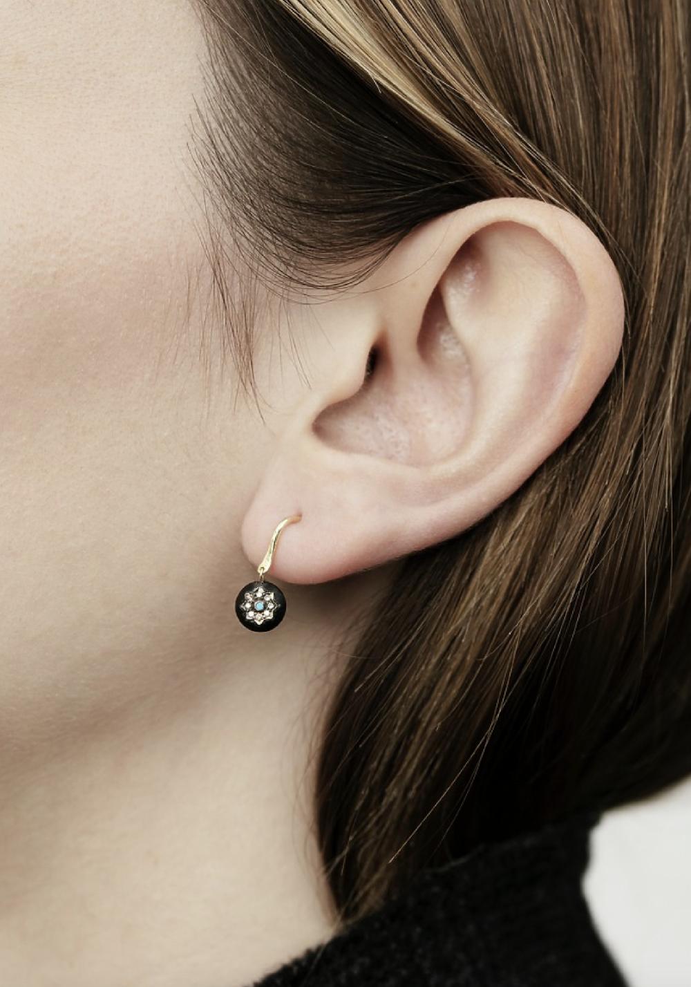 Rose & Lini 5 OCTOBRE “ISA” BLACK EARRINGS Fino al 50% di sconto