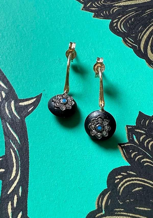 Rose & Lini 5 OCTOBRE “ISA” BLACK EARRINGS Fino al 50% di sconto