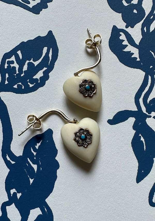Rose & Lini 5 OCTOBRE “JOSIE” WHITE EARRINGS Fino al 55% di sconto