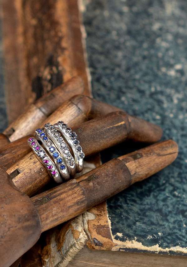 Rose & Lini ROSAMARIA SAPPHIRE AND COGNAC DIAMOND “POPPY” RING Sconto