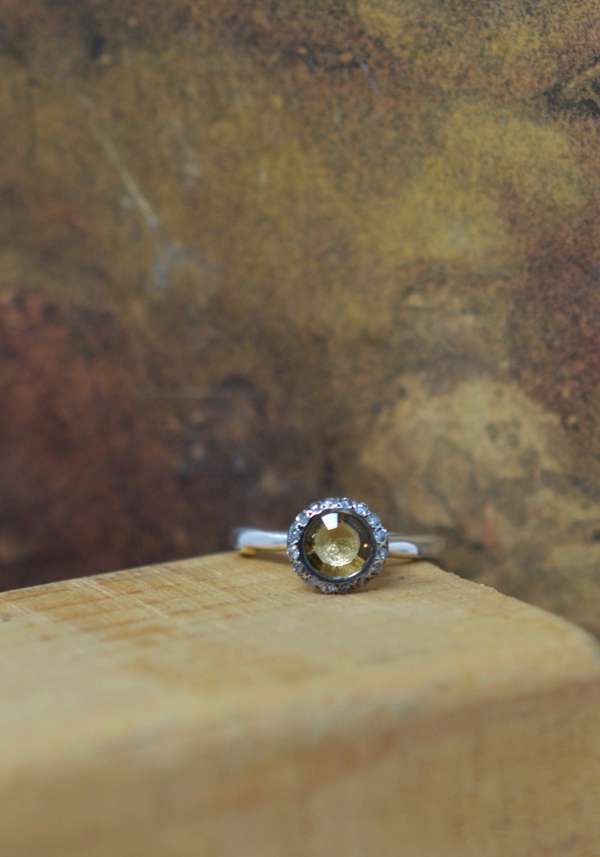 Rose & Lini ROSAMARIA SILVER “BELQUIS” DIAMONDS & BEER QUARTZ RING Offerta esclusiva