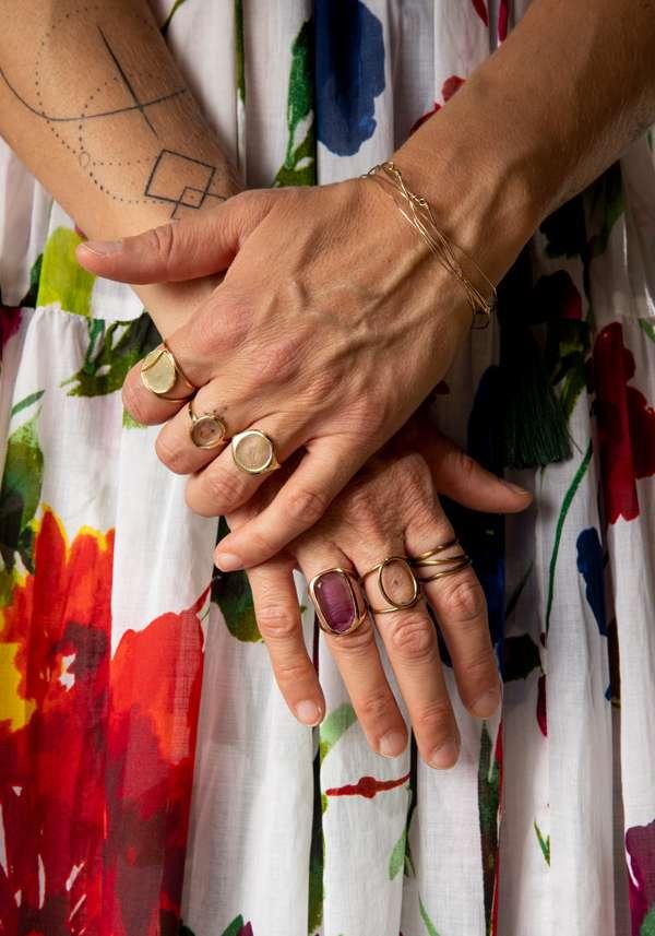 Rose & Lini MAITEA “COIN” GOLD RING Offerta temporanea