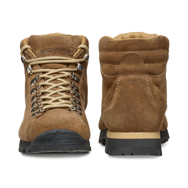 Scarpa PRIMITIVE Reinterprets the tradition style in a modern key In vendita