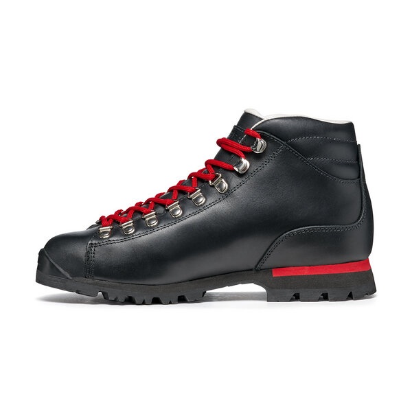 Scarpa PRIMITIVE Reinterprets the tradition style in a modern key Duty-free