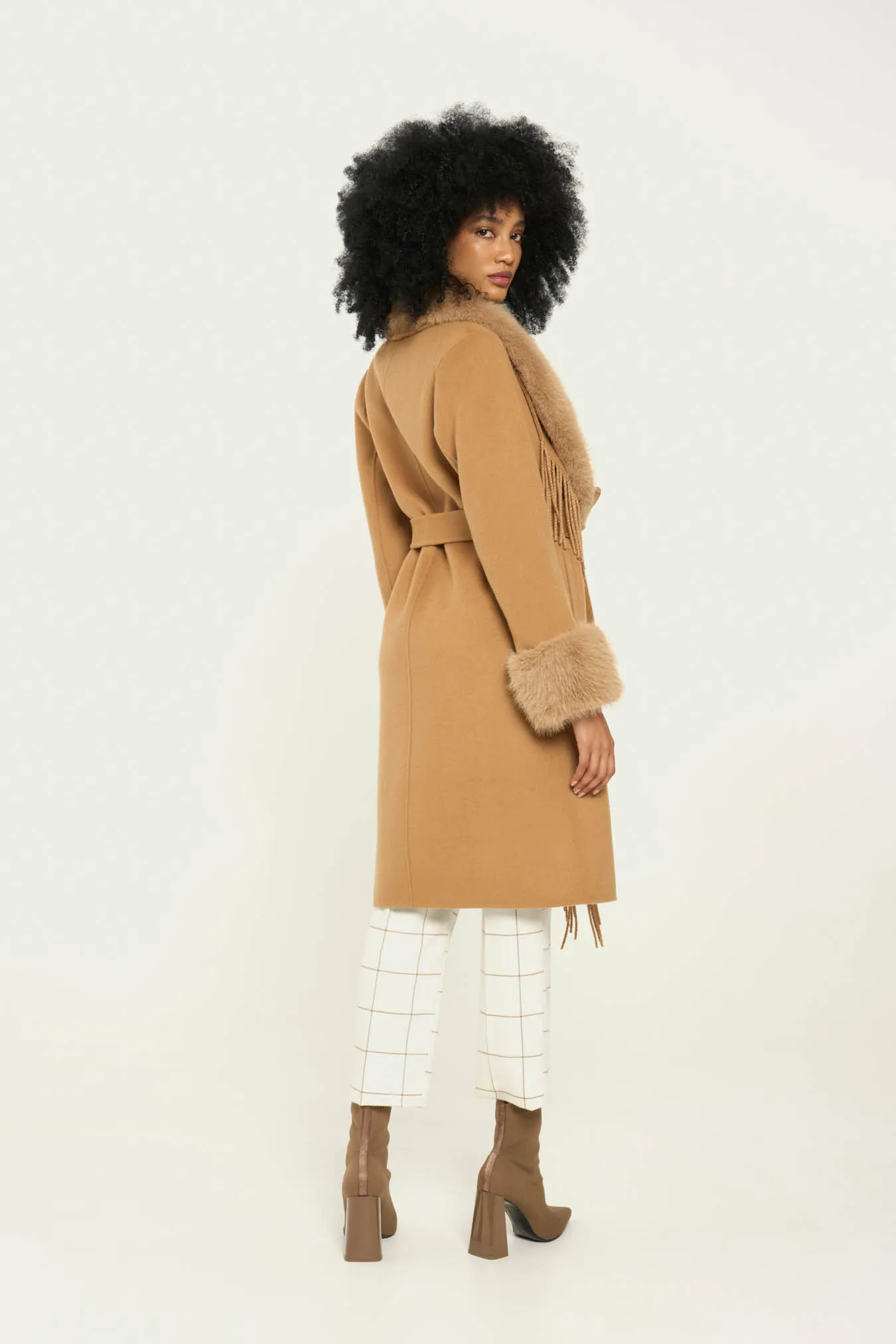 Vicario cinque Cappotto vestaglia lana ed ecopelliccia Cloe 2025