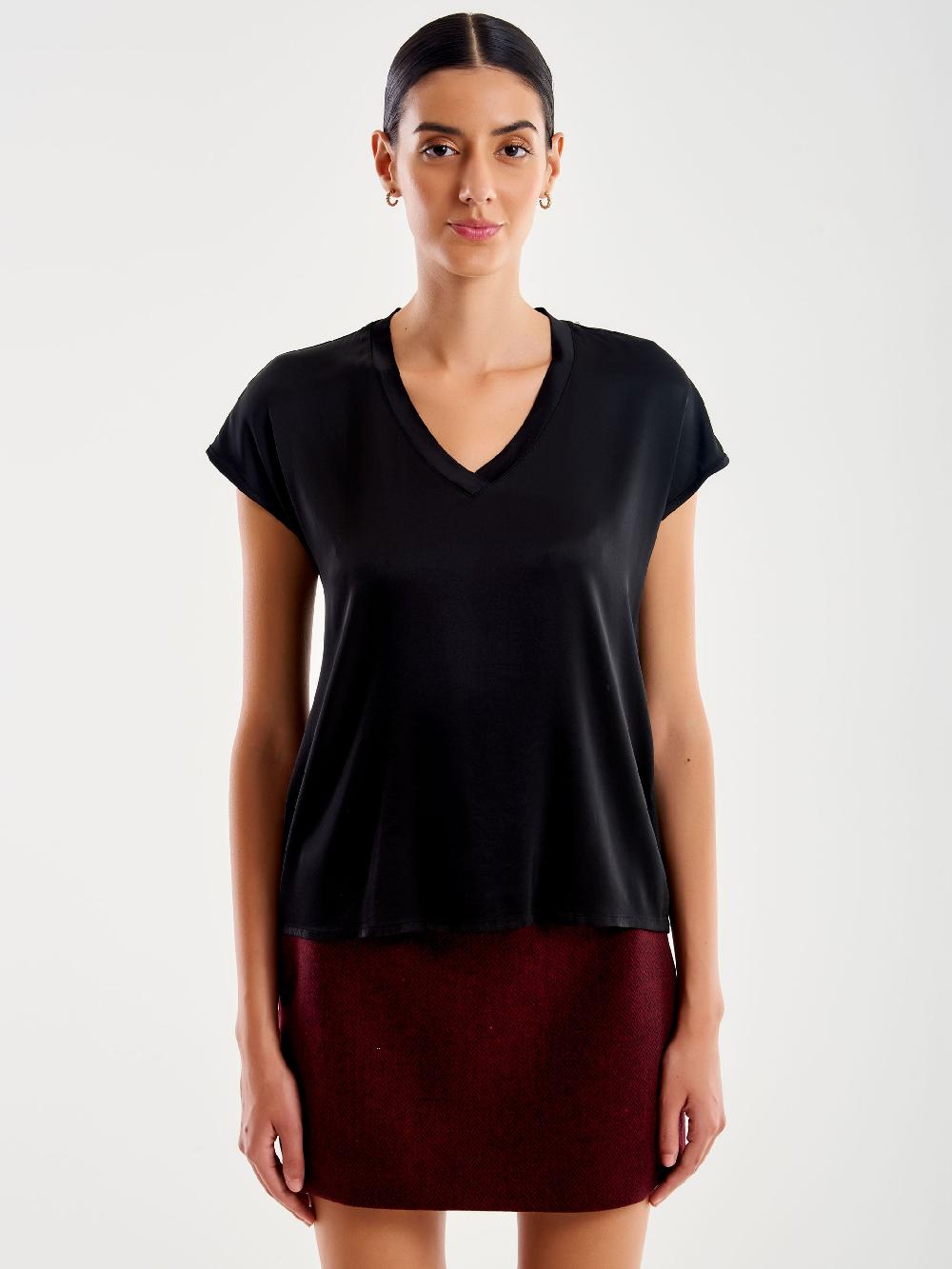 Vicolo T-shirt Effetto Satin Nero Qualità