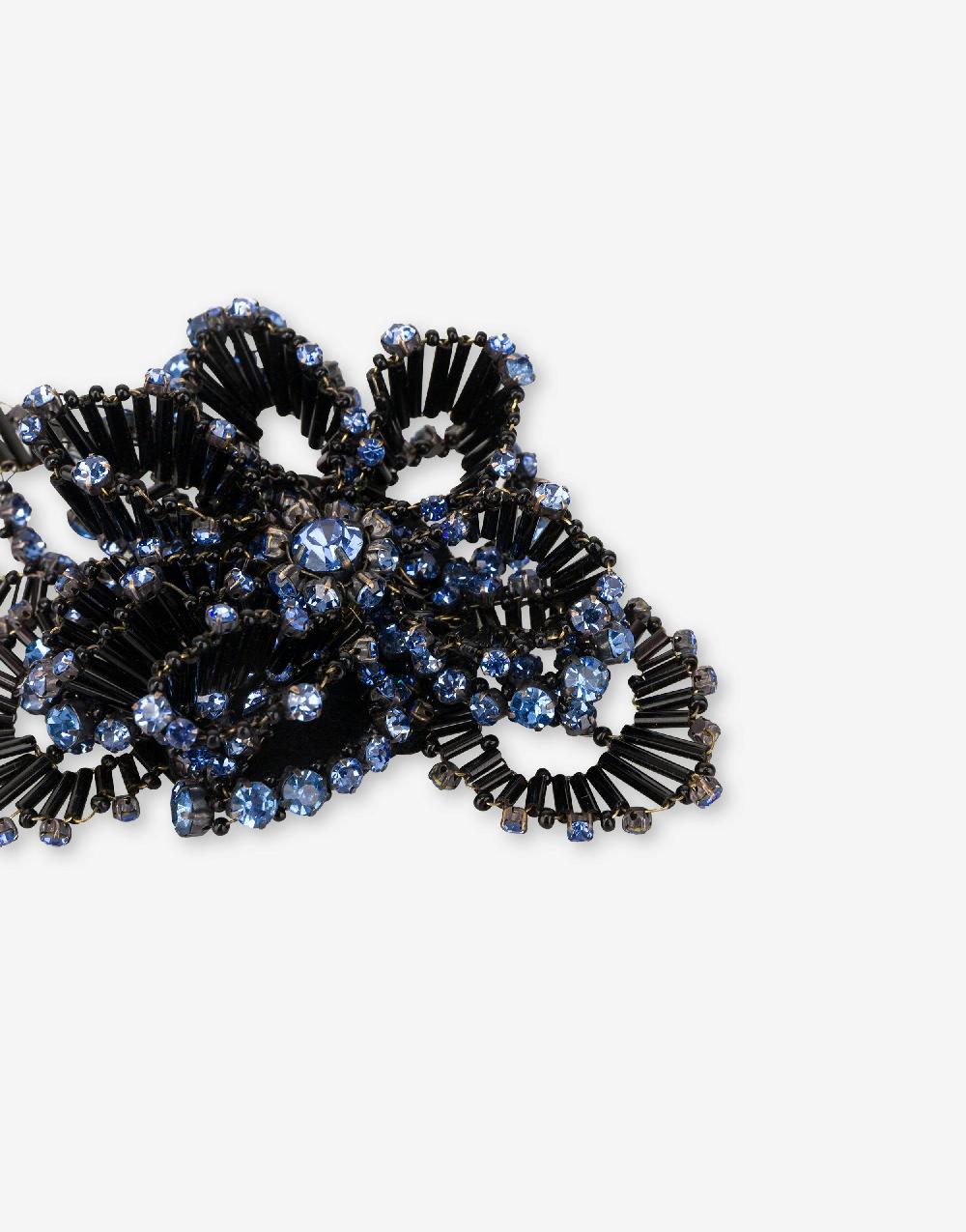 Alberta Ferretti Spilla bijoux a fiore blu con pietre e perline Prezzo Ridotto