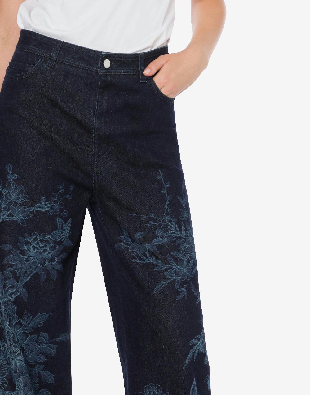 Alberta Ferretti Pantalone in denim con disegno ciliegio e farfalle Super sconto